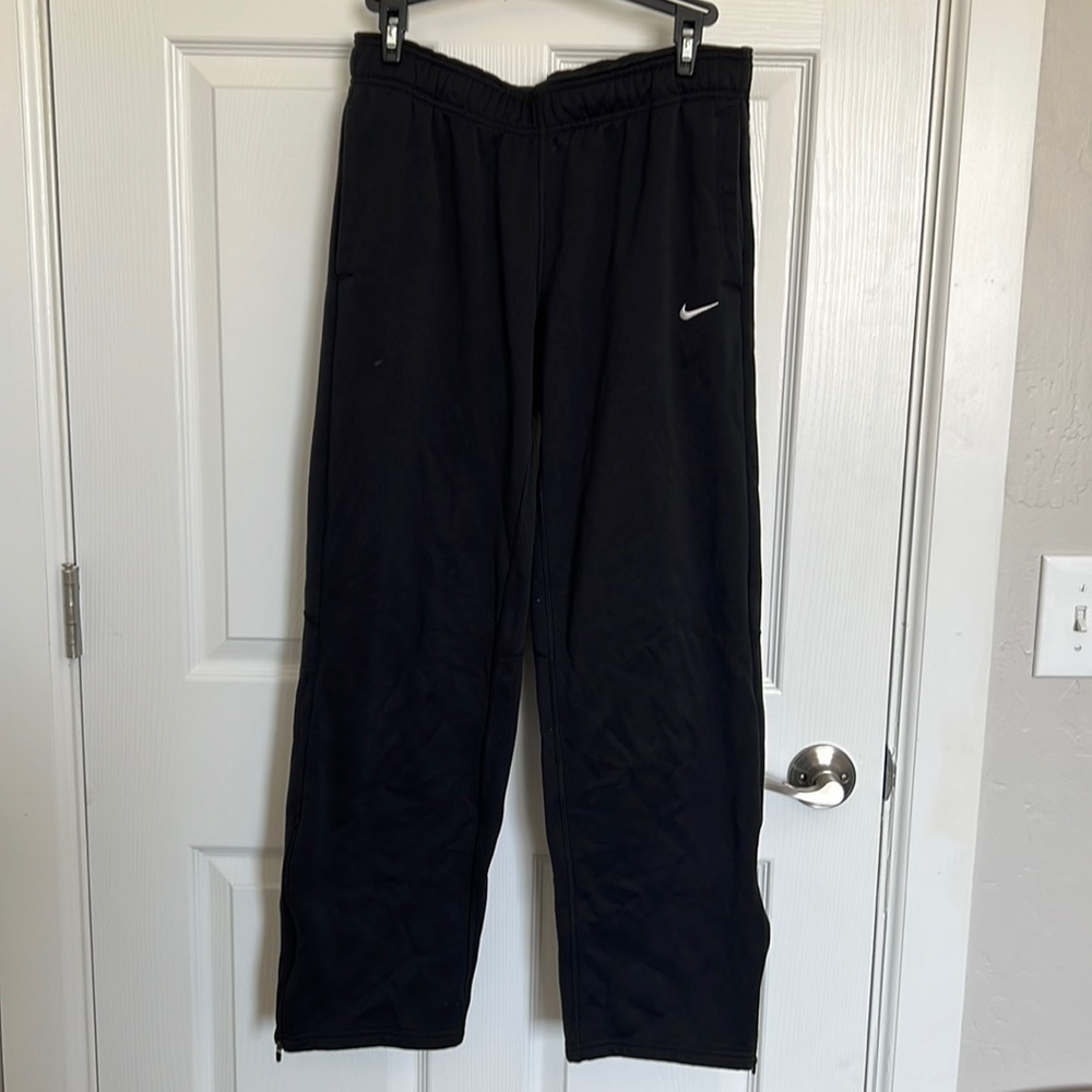 Black Nike sweatpants